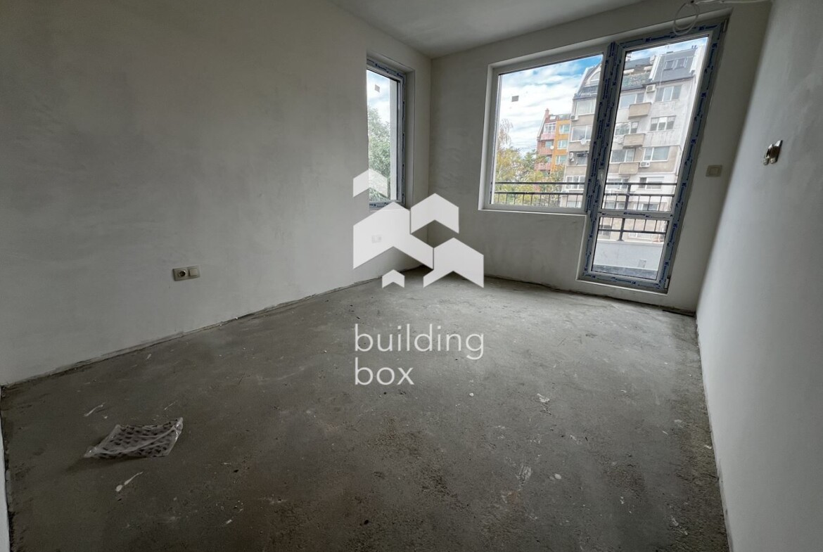 Тристаен апартамент в Оборище - 0