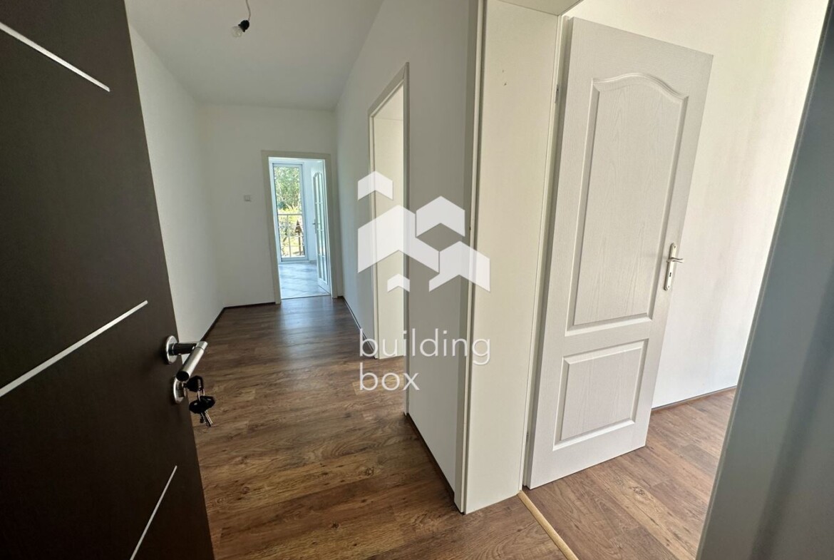 Къща в с. Лозен - 0