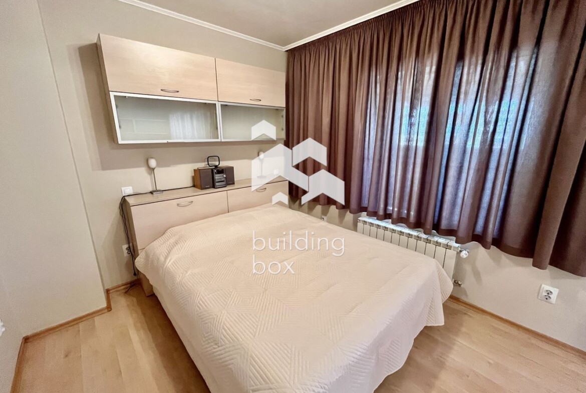 Просторен двустаен апартамент със страхотна гледка и гараж, Изток - 0