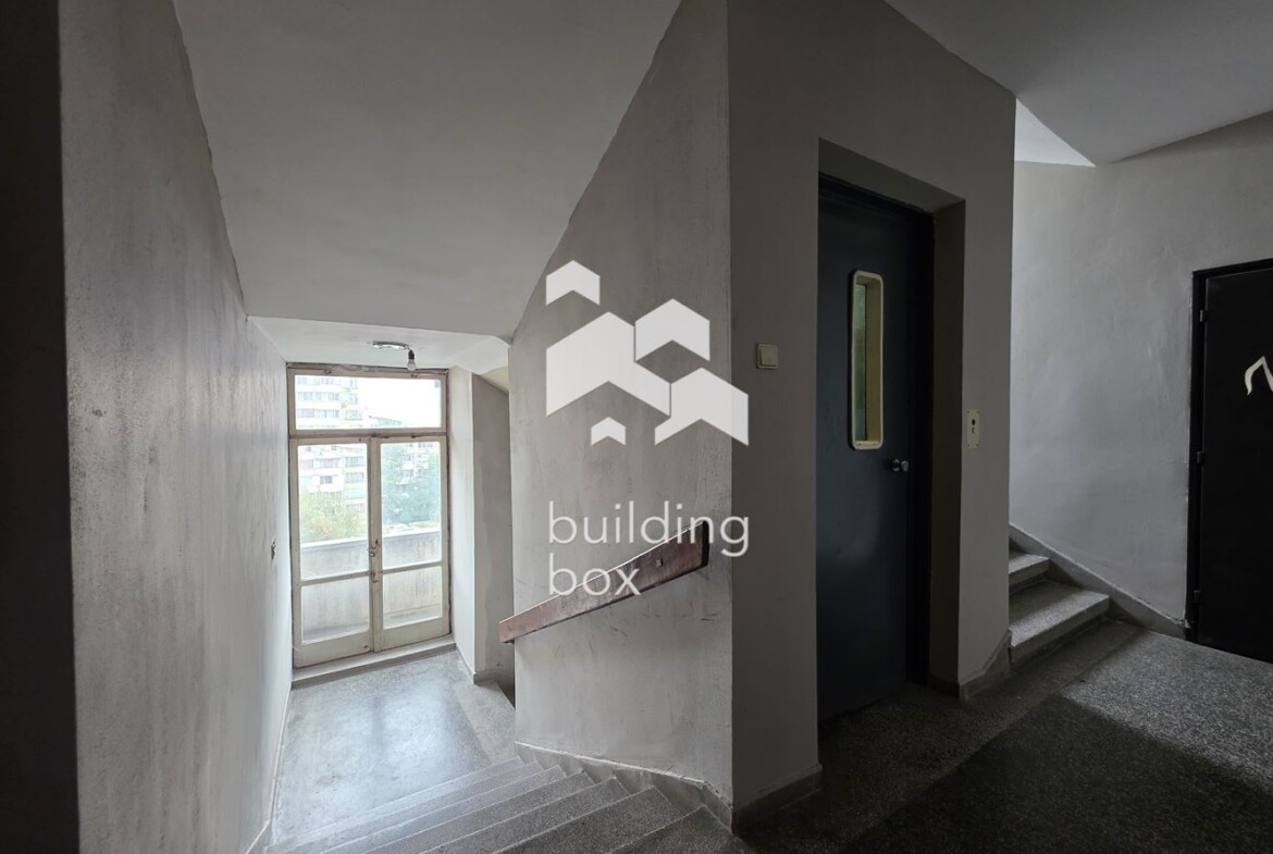 Двустаен апартамент - кв. Хиподрума - 0