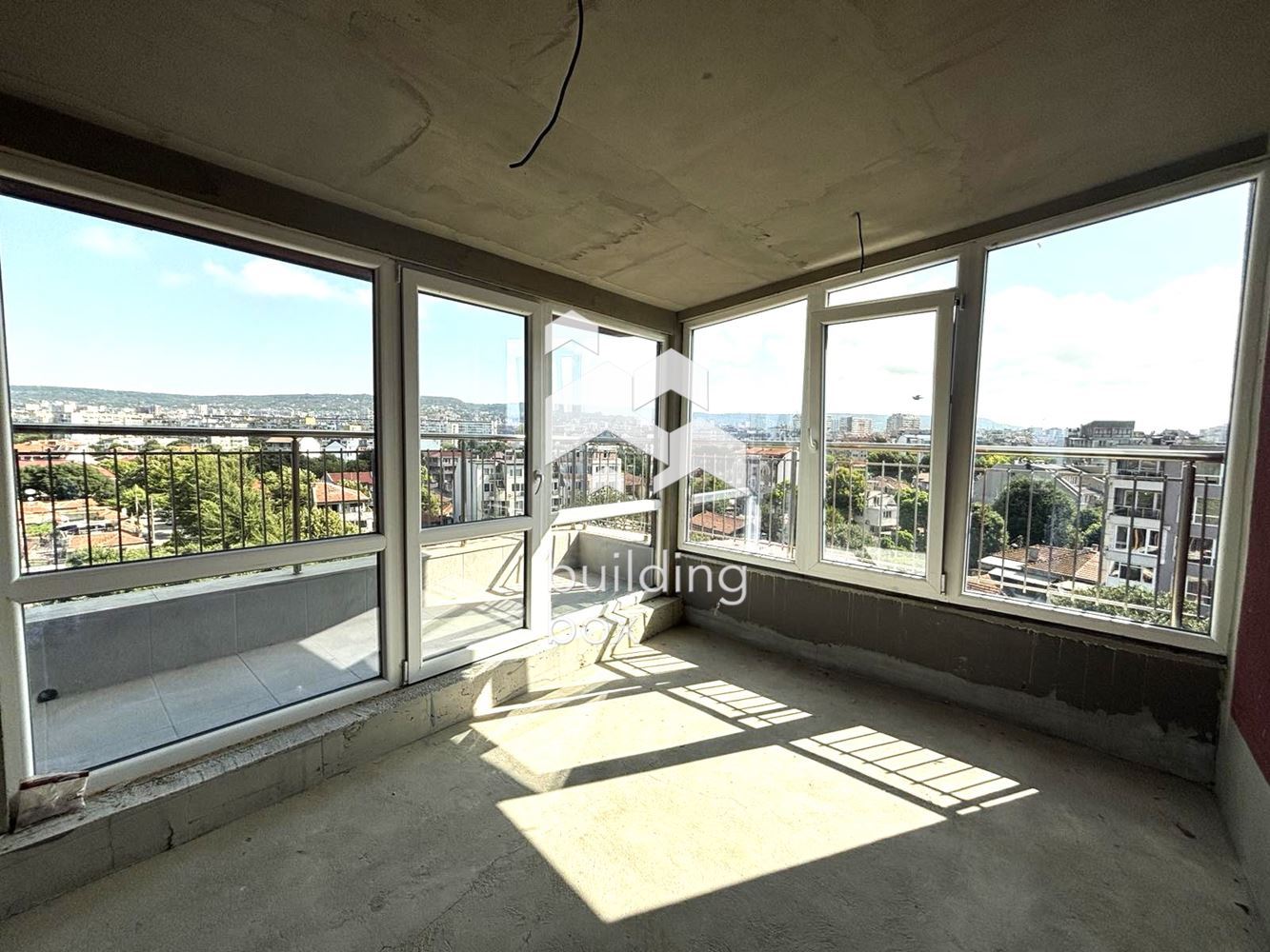 ТРИСТАЕН апартамент в новострояща се сграда - 0