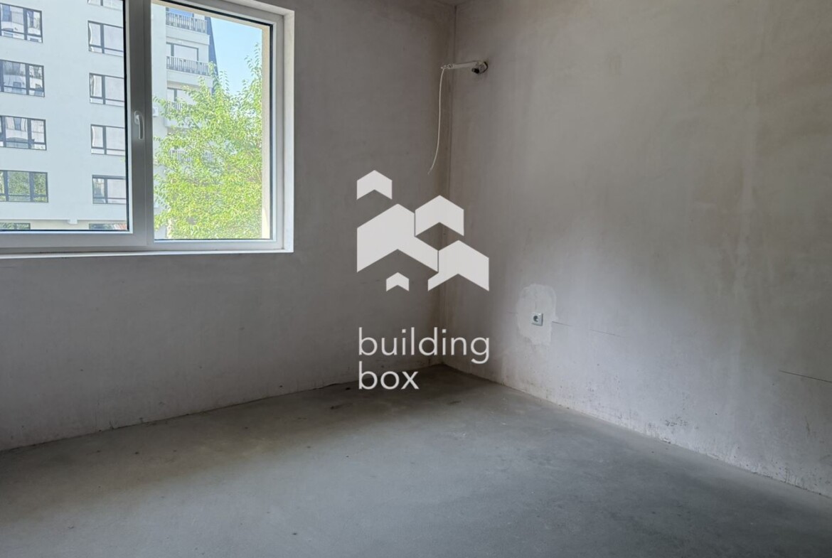 Страхотен тристаен апартамент на 5 минути от Катедралният храм - 0