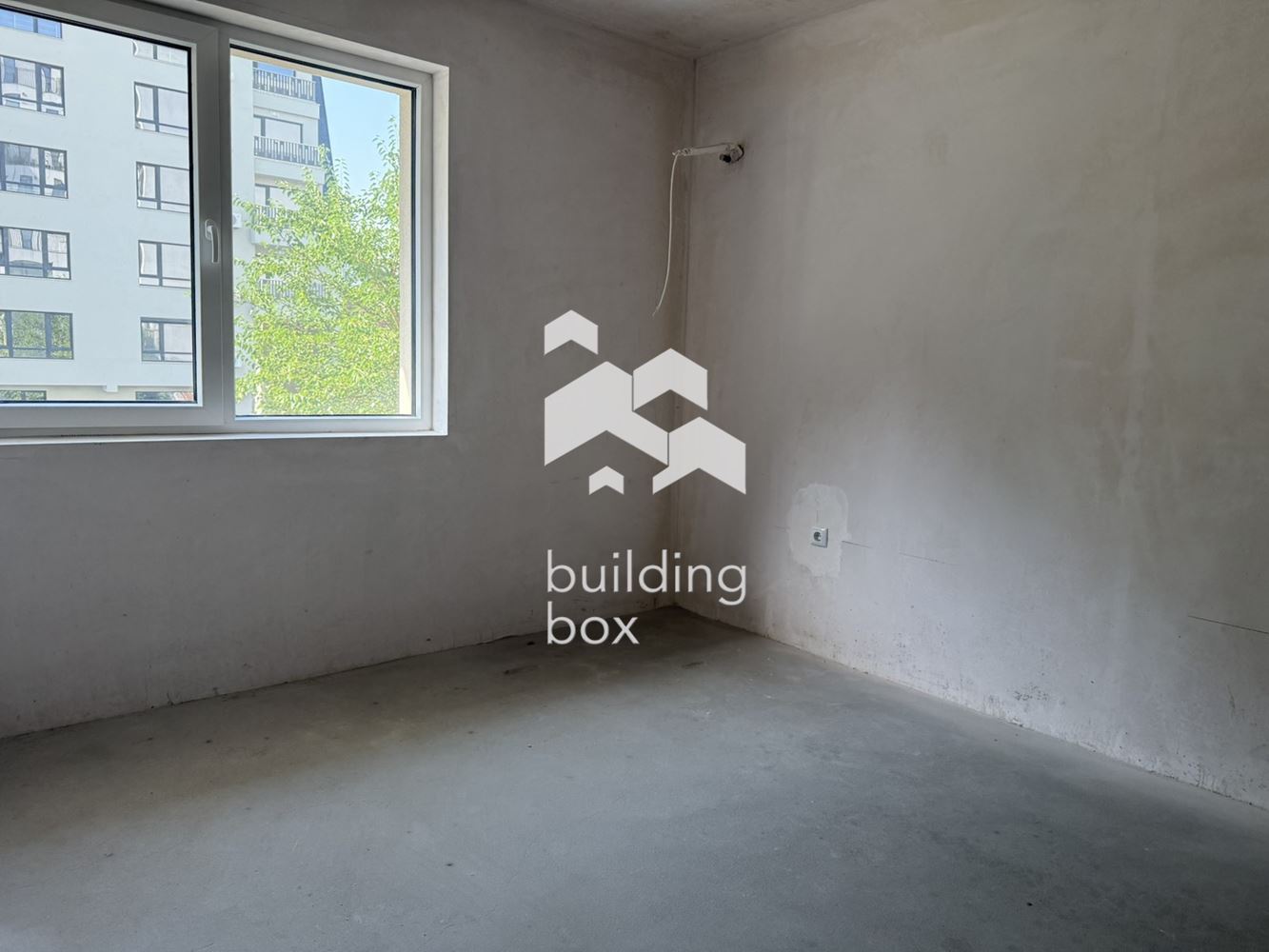 Страхотен тристаен апартамент на 5 минути от Катедралният храм - 0