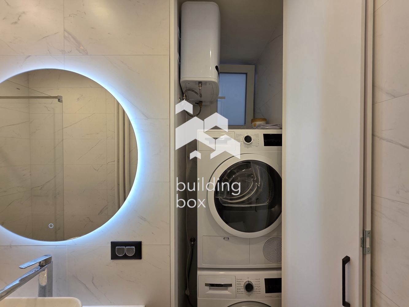 Тристаен апартамент в идеален Център - 0