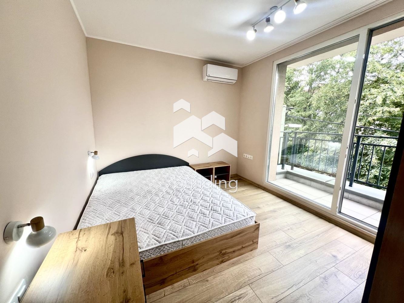 Тристаен апартамент в Център - 0