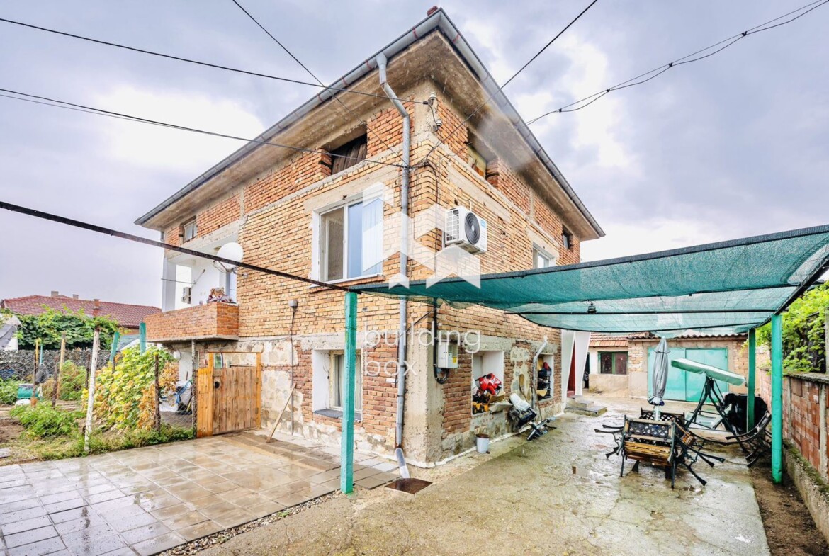 Двуетажна къща - с. Труд - 0