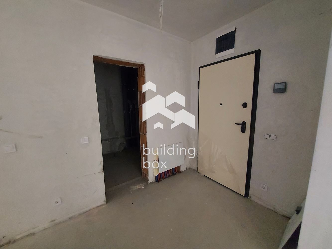 Продава тристаен апартамент - 0