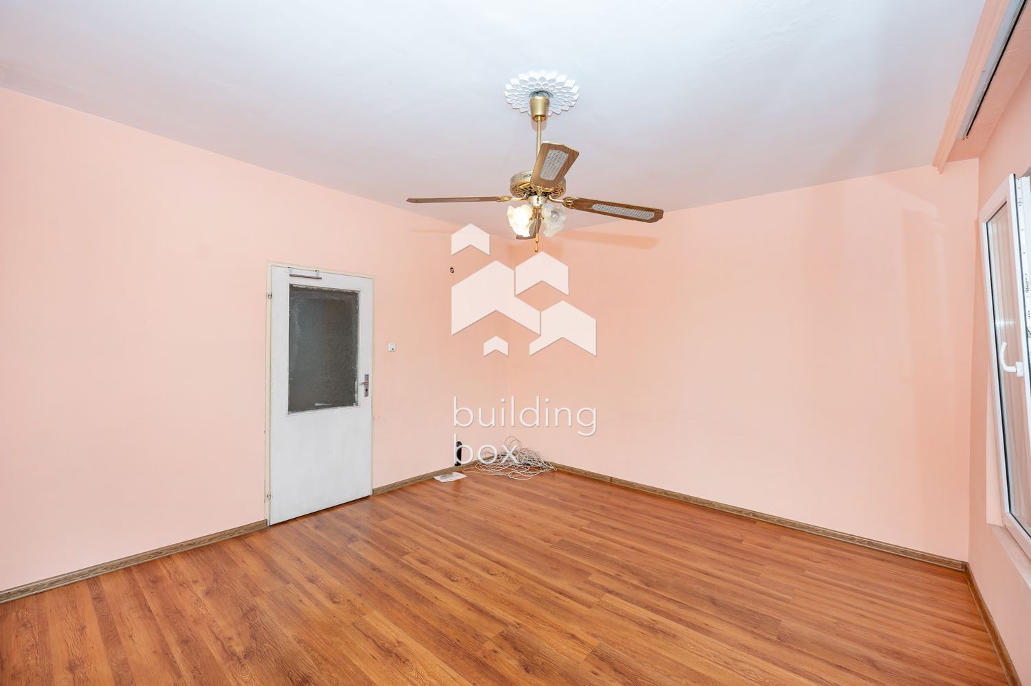 Двустаен апартамент - кв. Христо Смирненски - 0