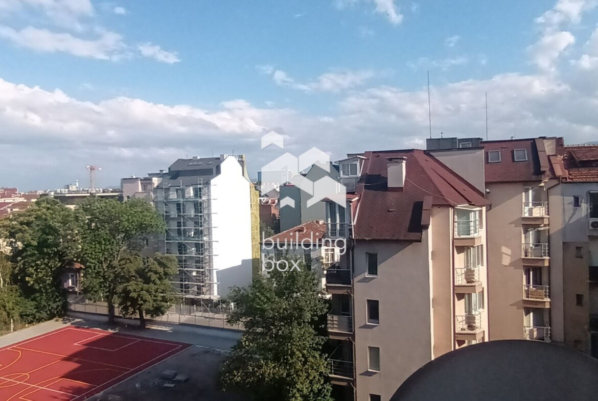 Продава 2-стаен апартамент в идеалния Център на София с включено паркомясто. - 0