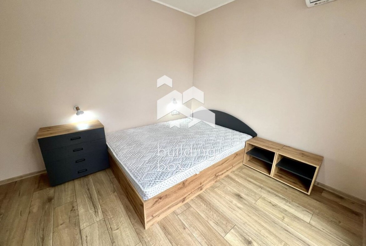 Тристаен апартамент в Център - 0