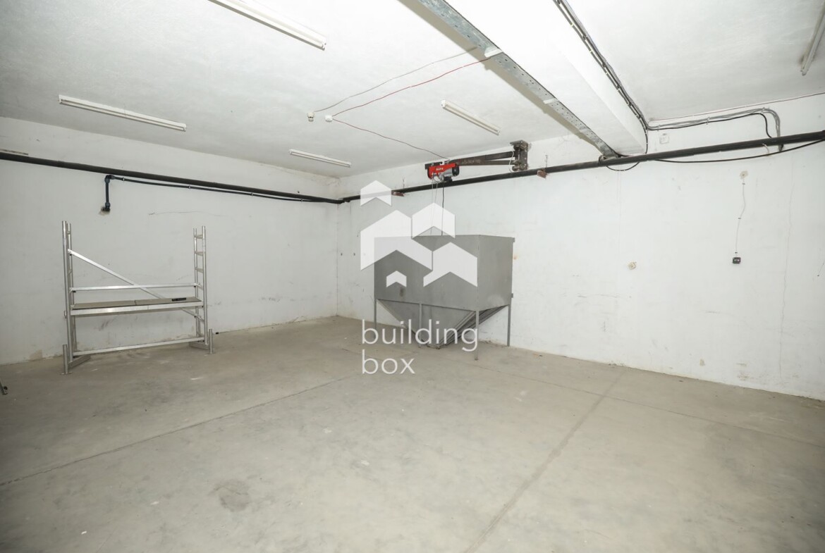 Луксозна Офис Сграда на Околовръстен Път - 0