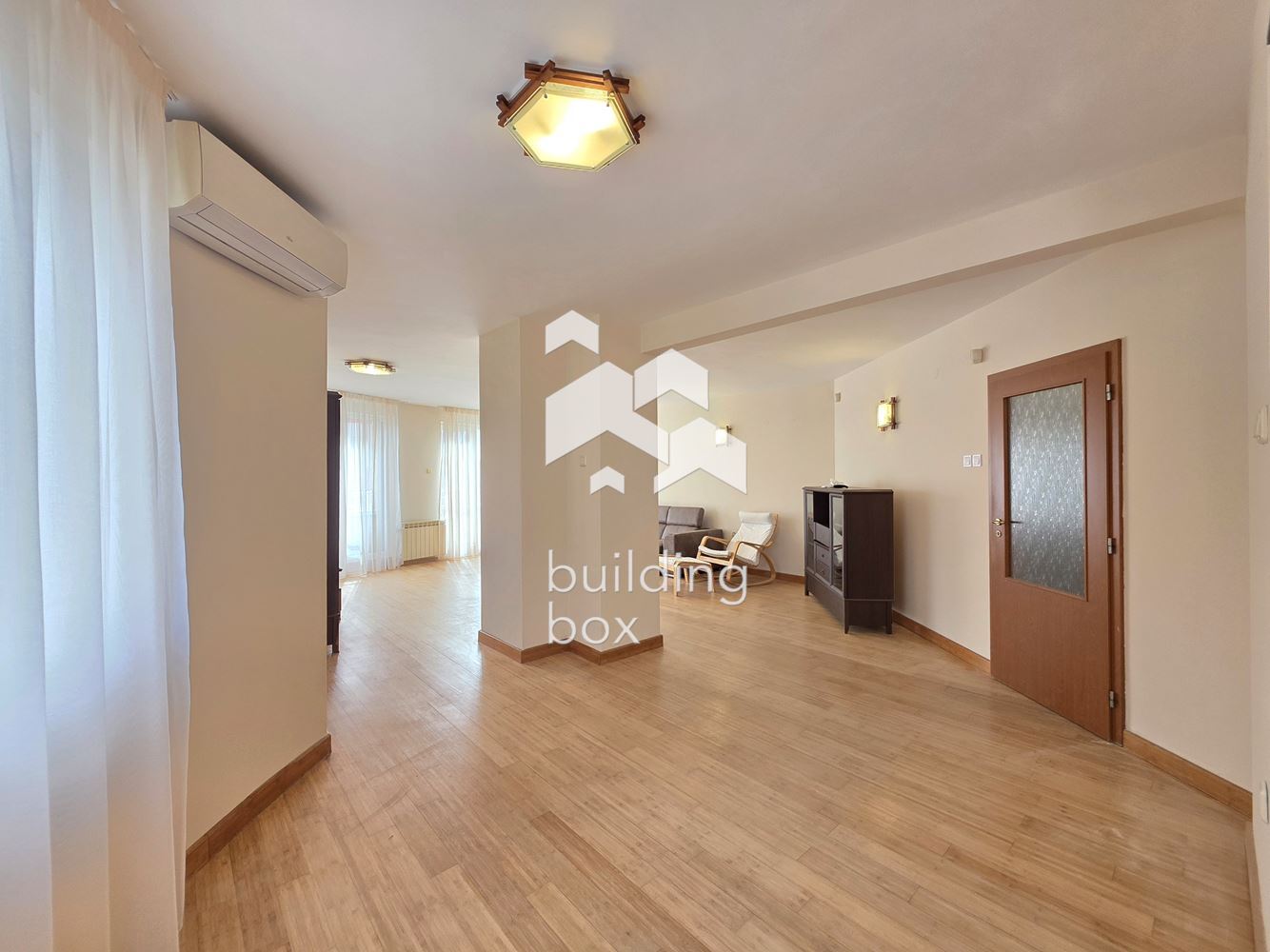 Просторен многостаен апартамент в Лозенец - 0