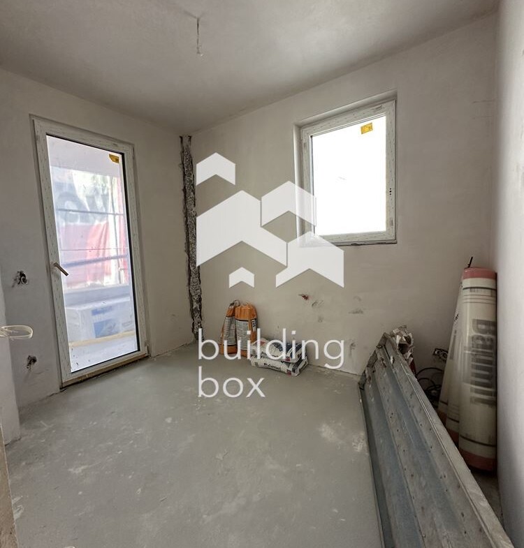 Тристаен апартамент в Център - 0