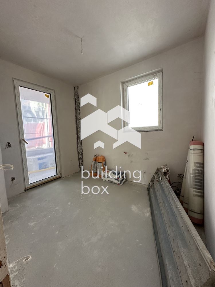 Тристаен апартамент в Център - 0