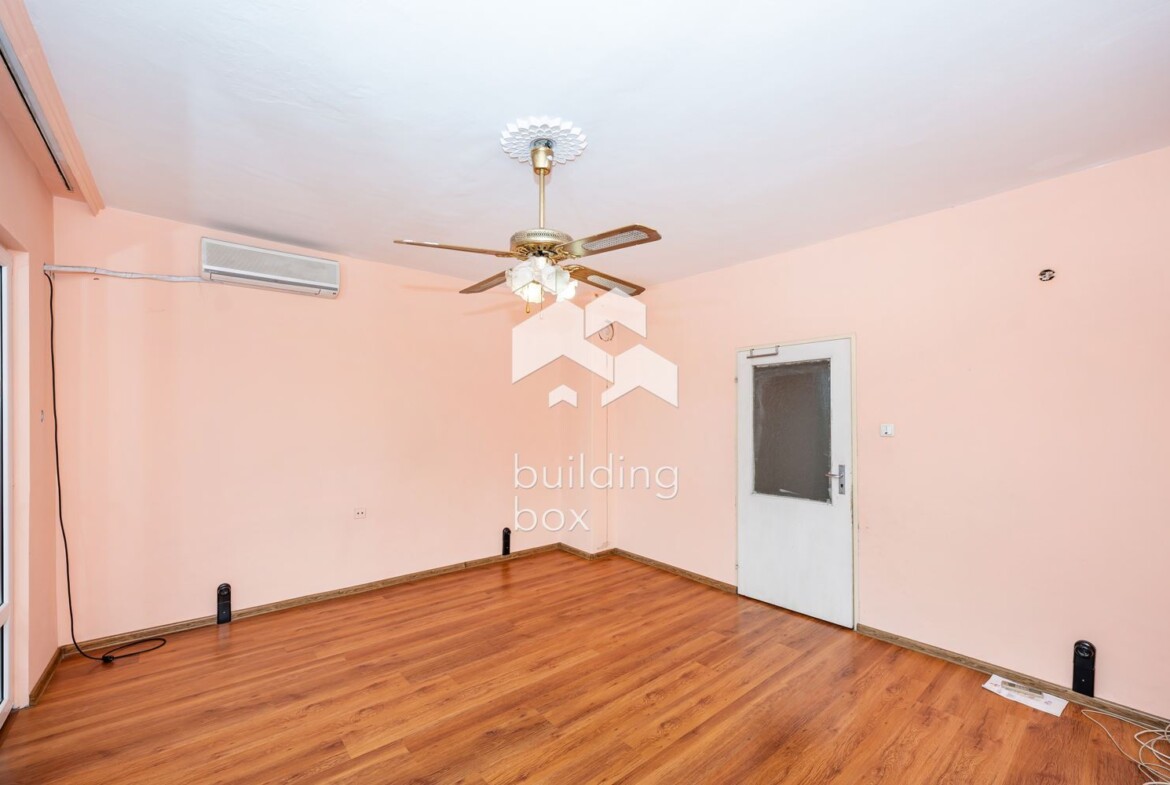 Двустаен апартамент - кв. Христо Смирненски - 0