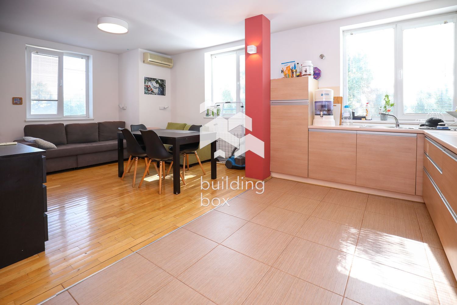 Тристаен апартаменти в сърцето на София