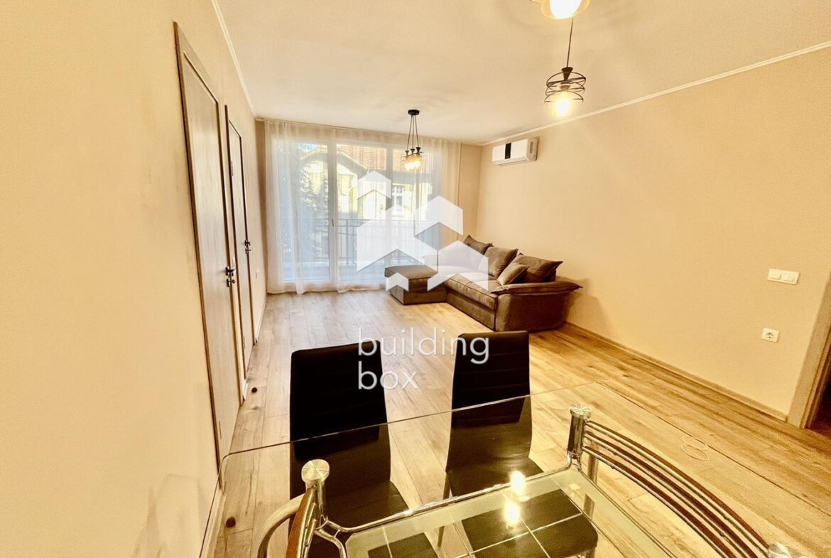 Тристаен апартамент в Център - 0