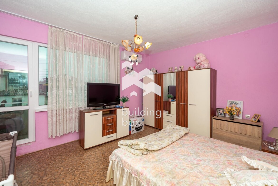 Двуетажна къща - с. Труд - 0