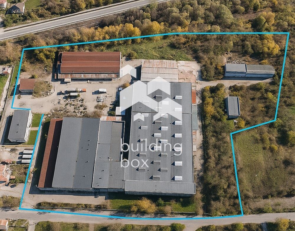 Индустриален имот на 40 минути от гр. София - 0