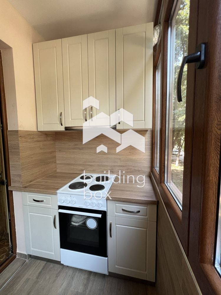 Тристаен апартамент - кв.Тракия - 0