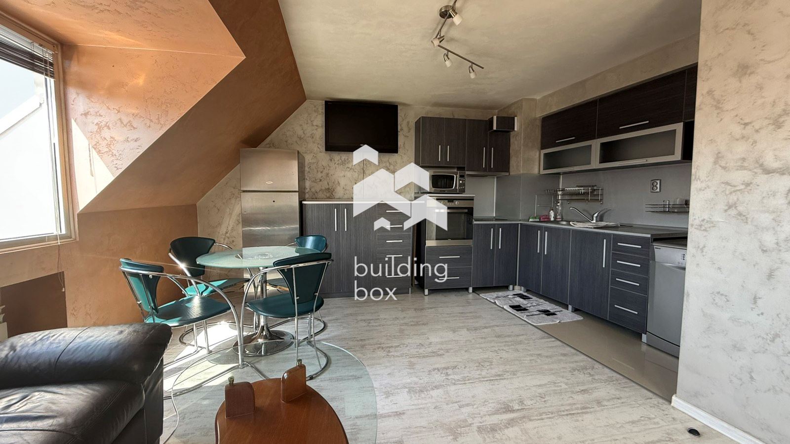 Тристаен обзаведен апартамент – кв. Мараша