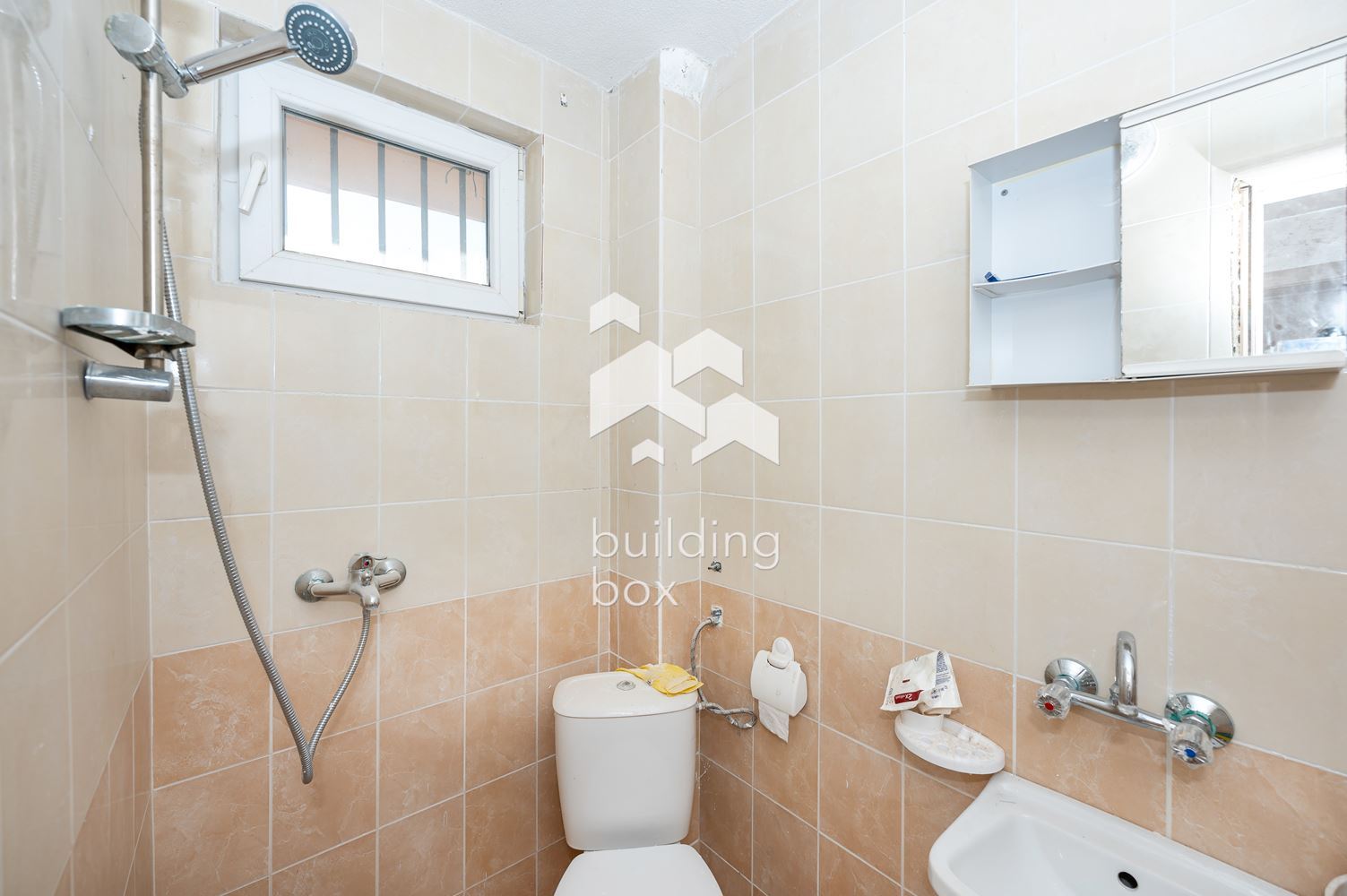 Двуетажна къща на плоча - готова за живеене - 0