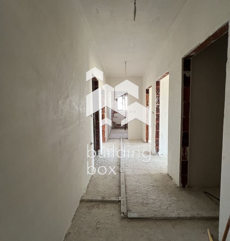 Тристаен апартамент в малка бутикова сграда - с. Белащица - 0