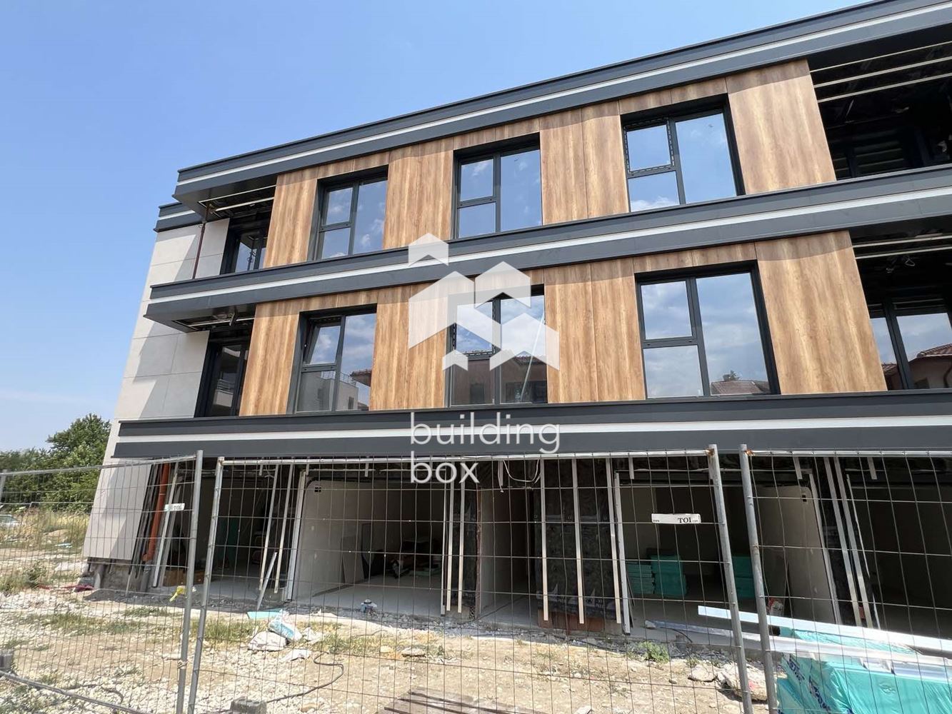 Тристаен апартамент - с. Белащица - 0