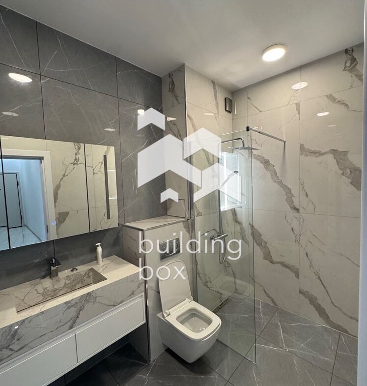 Продава двустаен апартамент в кв. Кръстова вада - 0