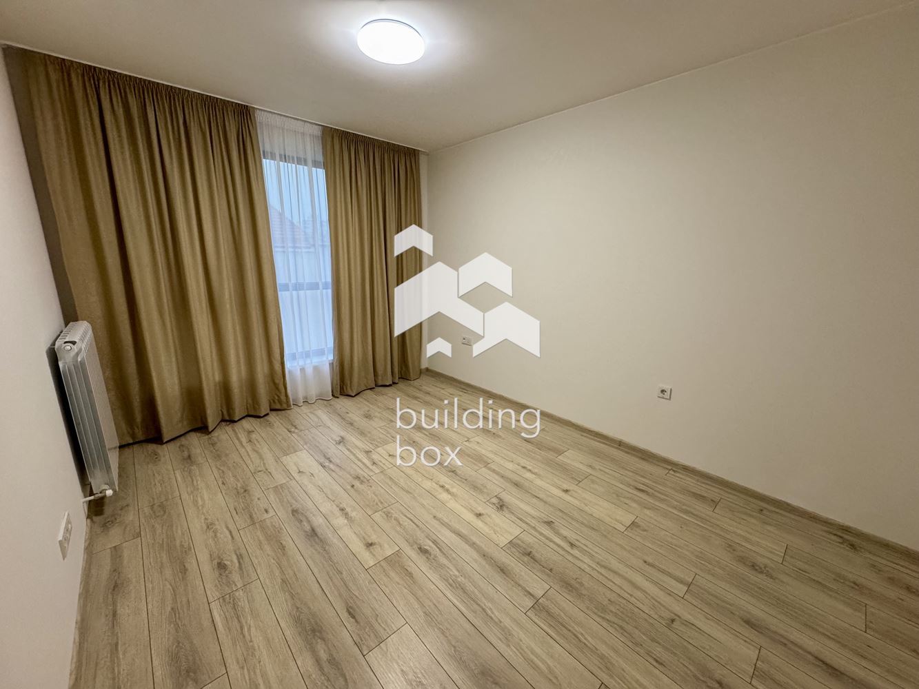 Многостаен апартамент до метро - 0