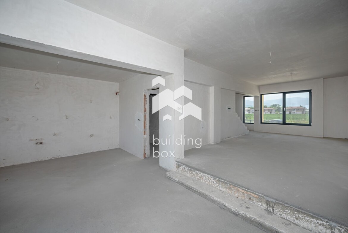 Двуетажна къща с АКТ 16 - кв. Западен - 0