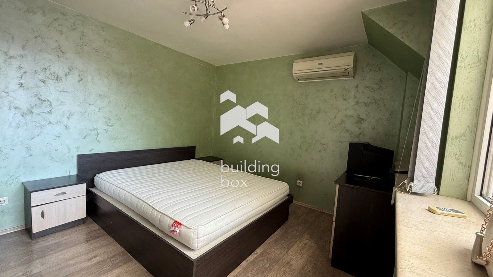 Тристаен обзаведен апартамент - кв. Мараша - 0