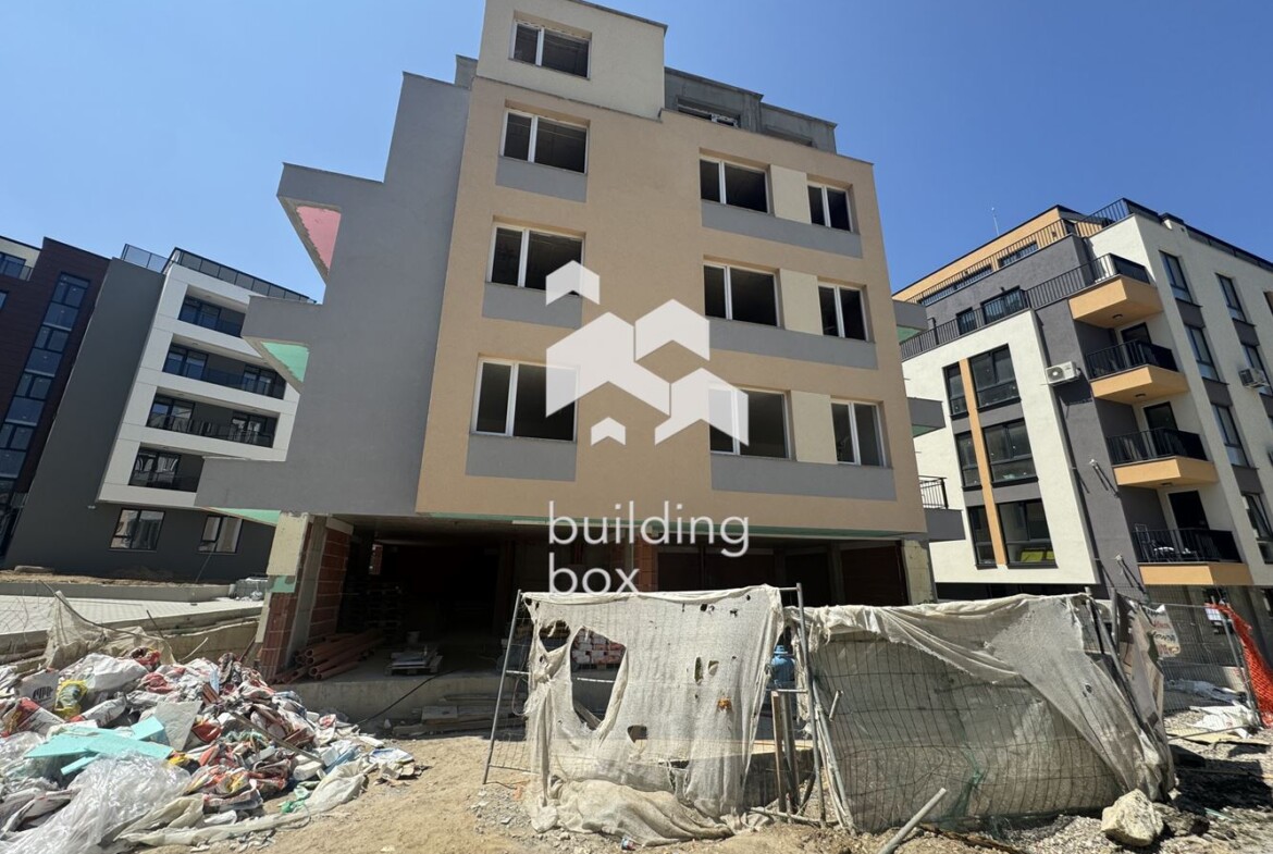 Продава тристаен апартамент в Малинова долина - 0