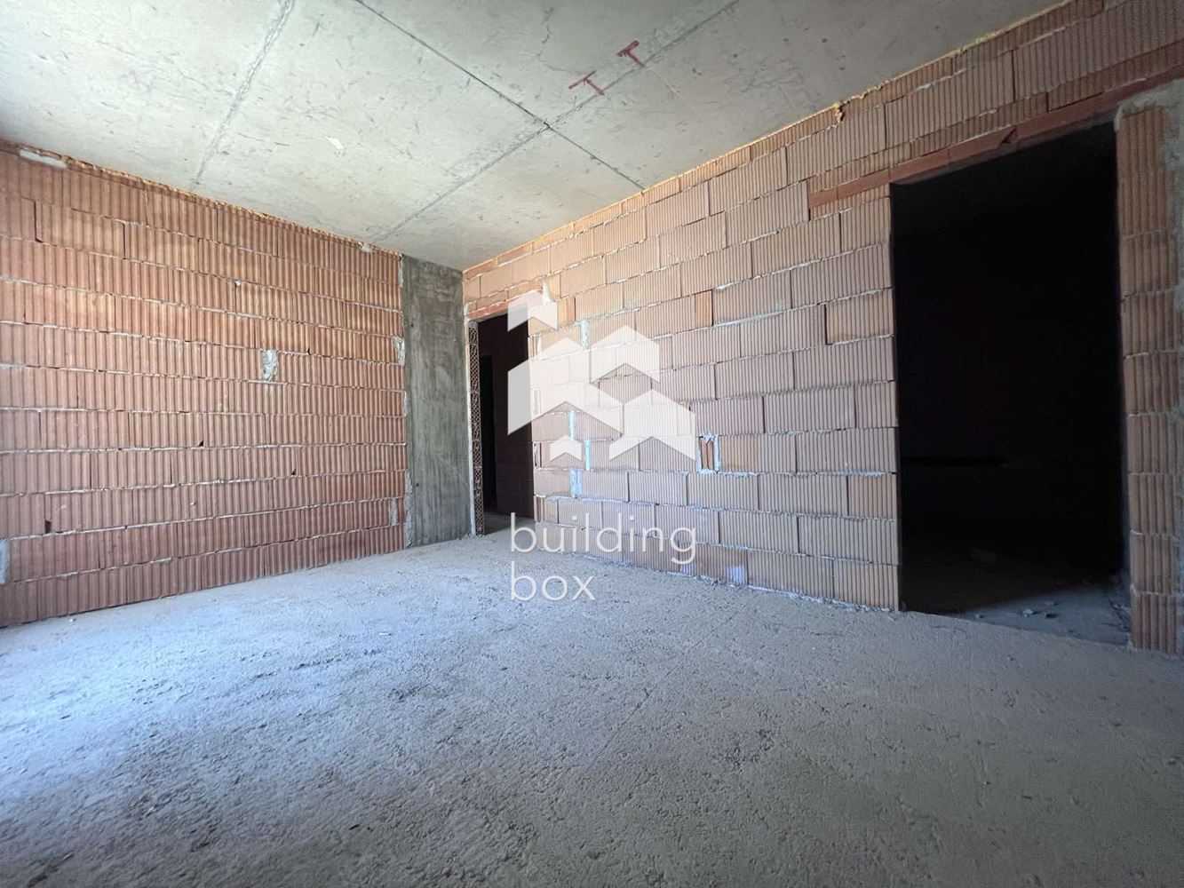 Тристаен апартамент - ж.к. Витоша - 0