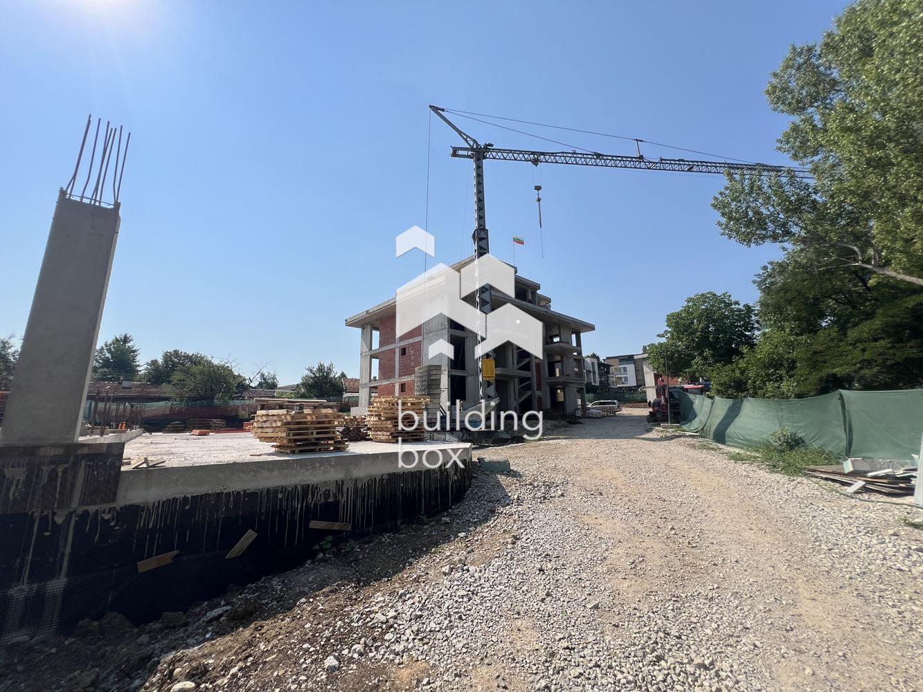 Просторен тристаен апартамент с югоизточно изложение - 0