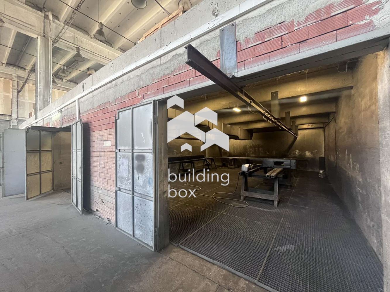 Индустриален имот на 40 минути от София - 0