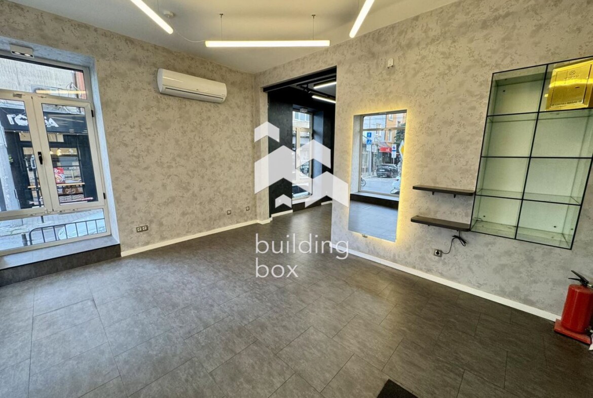 Салон за красота в идеален център - 0