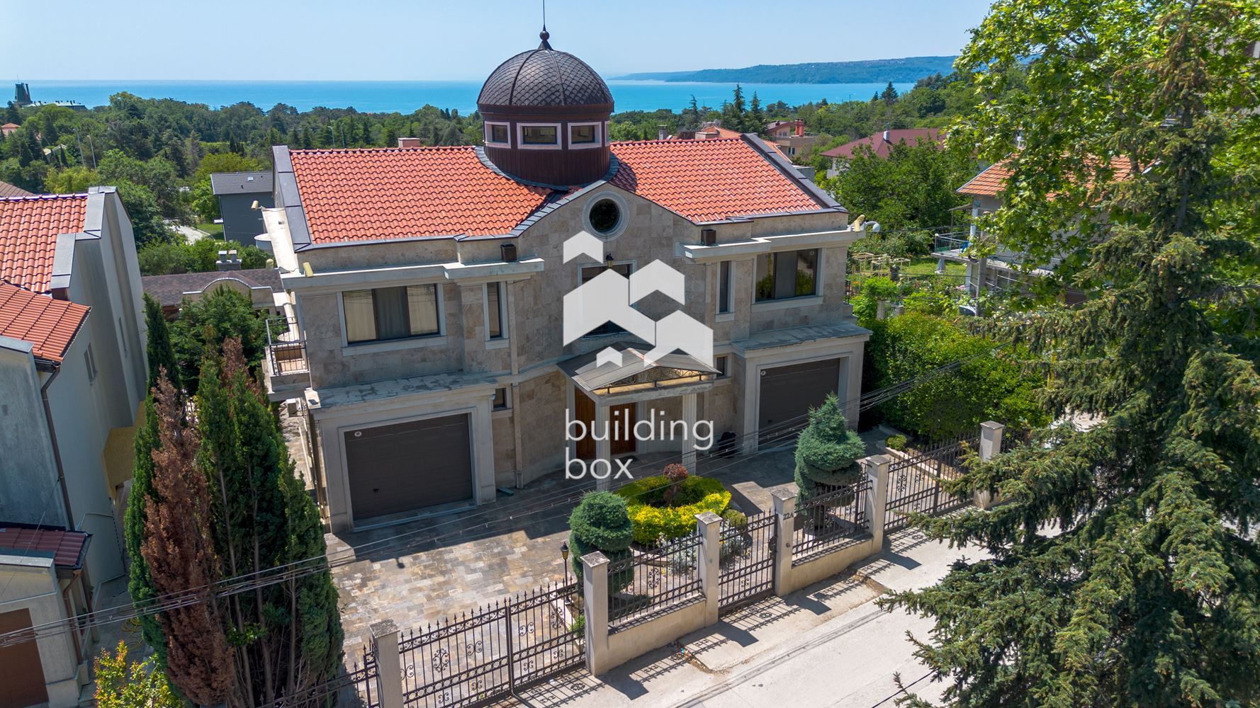 Къща на метри от Резиденция Евксиноград в гр.Варна - 0