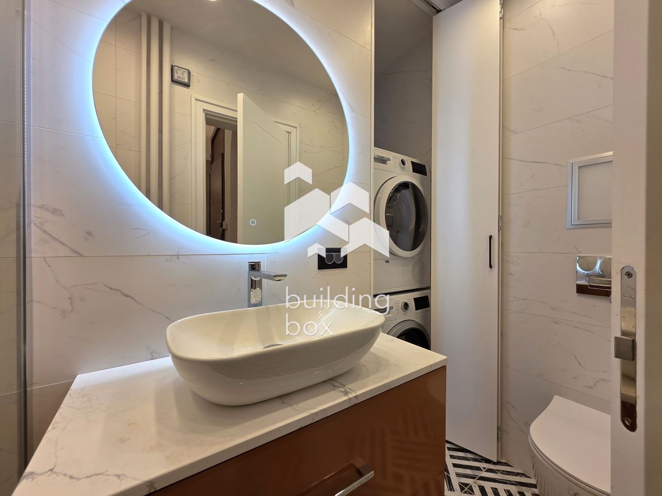 Тристаен апартамент в идеален Център - 0