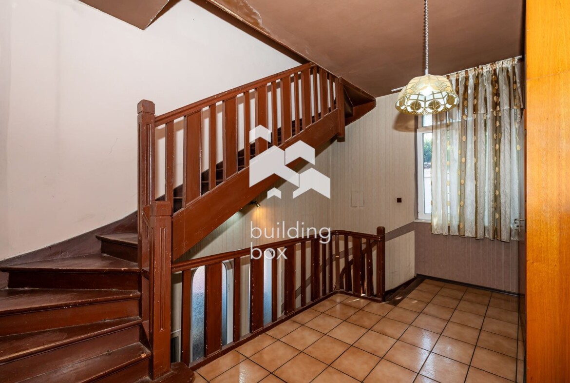 Два етажа от къща със самостоятелен вход в сърцето на град Пловдив - 0