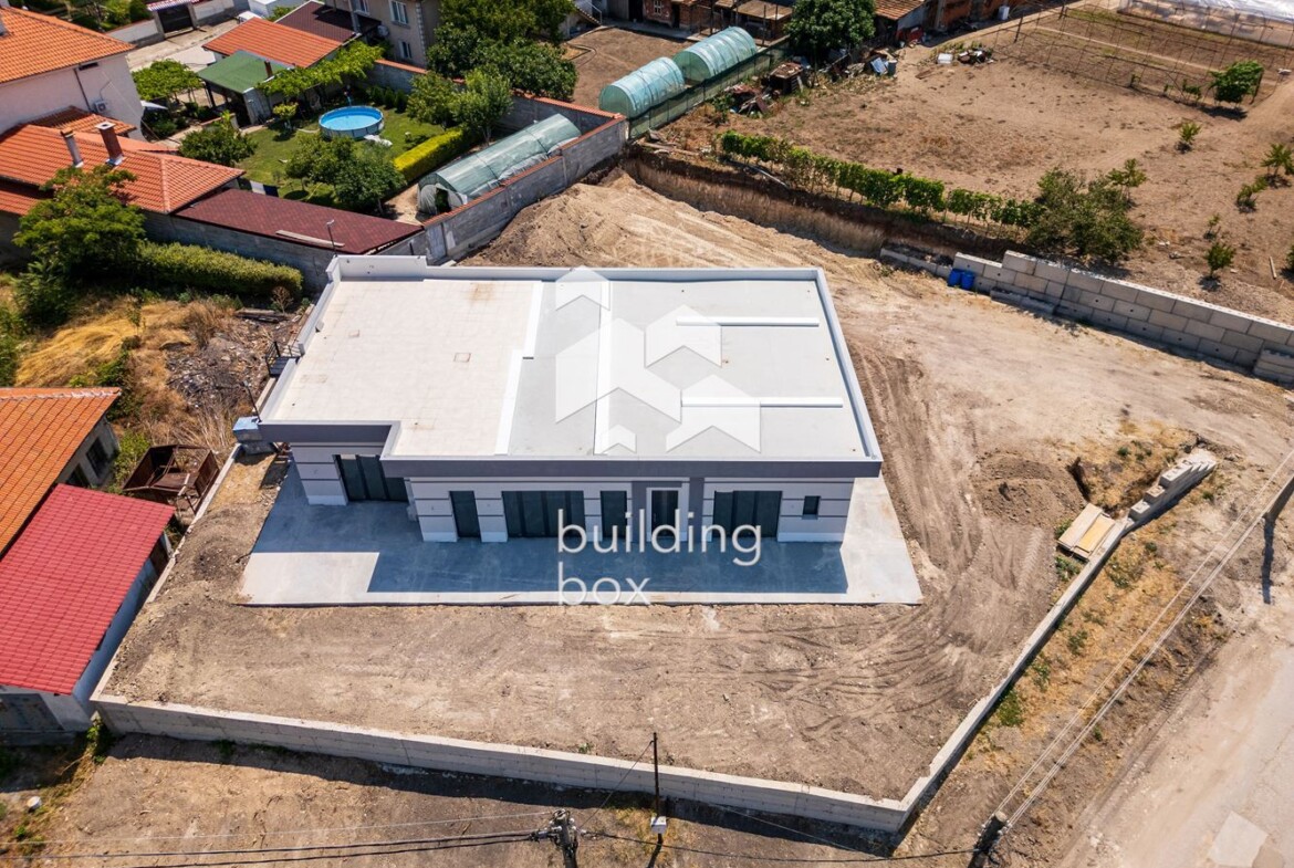 Къща на 12 км от гр. Пловдив - с. Чешнегирово - 0