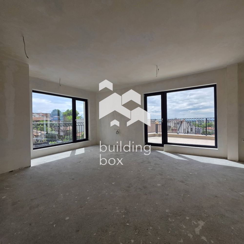 Тристаен апартамент – Център