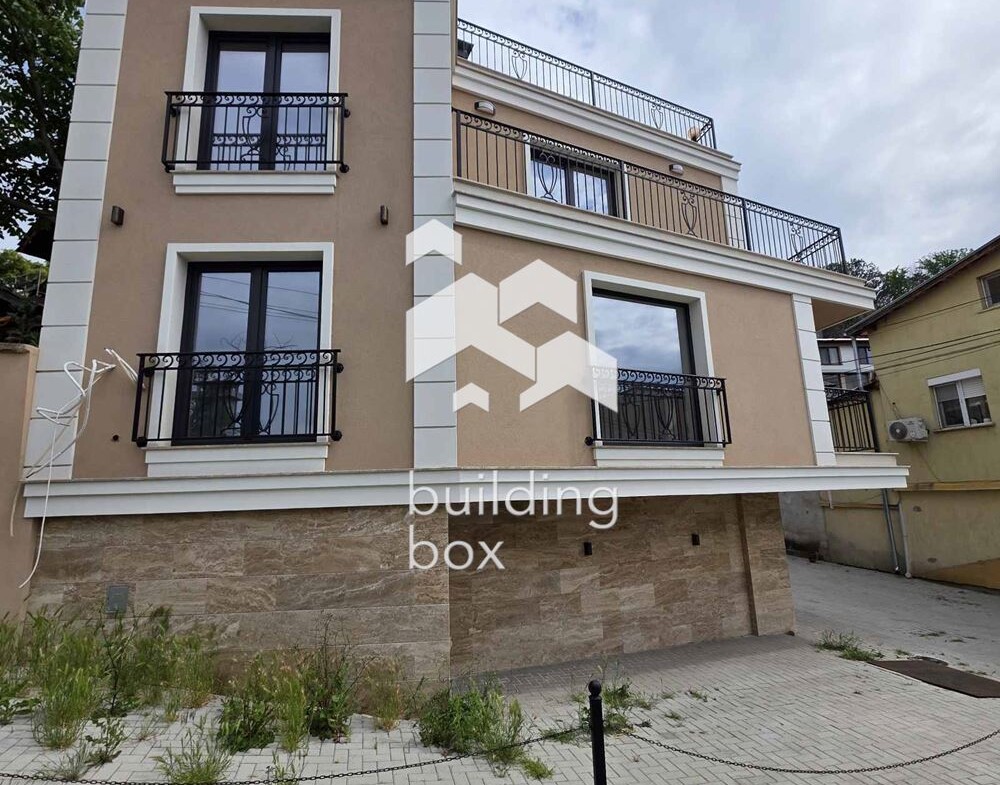 Двустаен апартамент - Център - 0