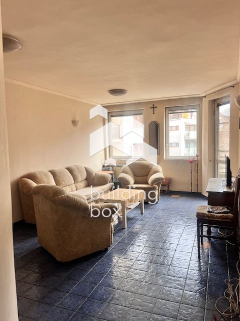 Тристаен апартамент в сърцето на Лозенец