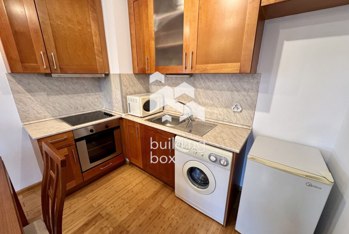 Двустаен апартамент в Изток, точно до метро - 0