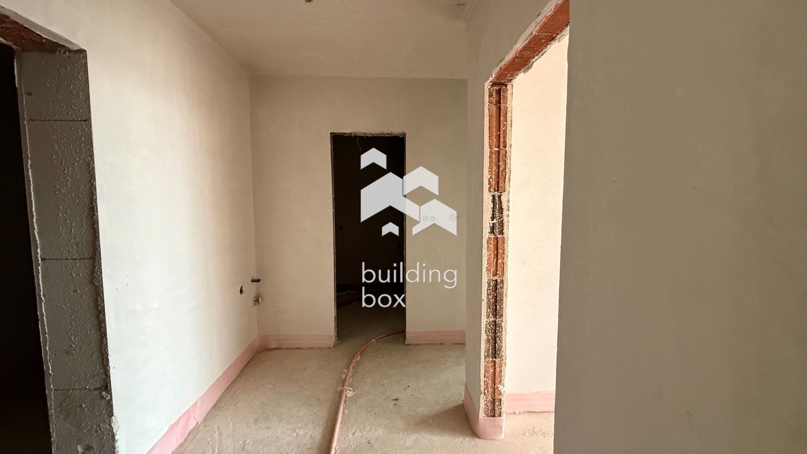 Тристаен апартамент в район Южен