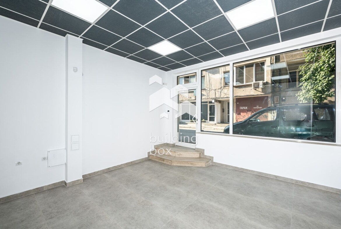 Търговско помещение на две нива - кв. Кършияка - 0