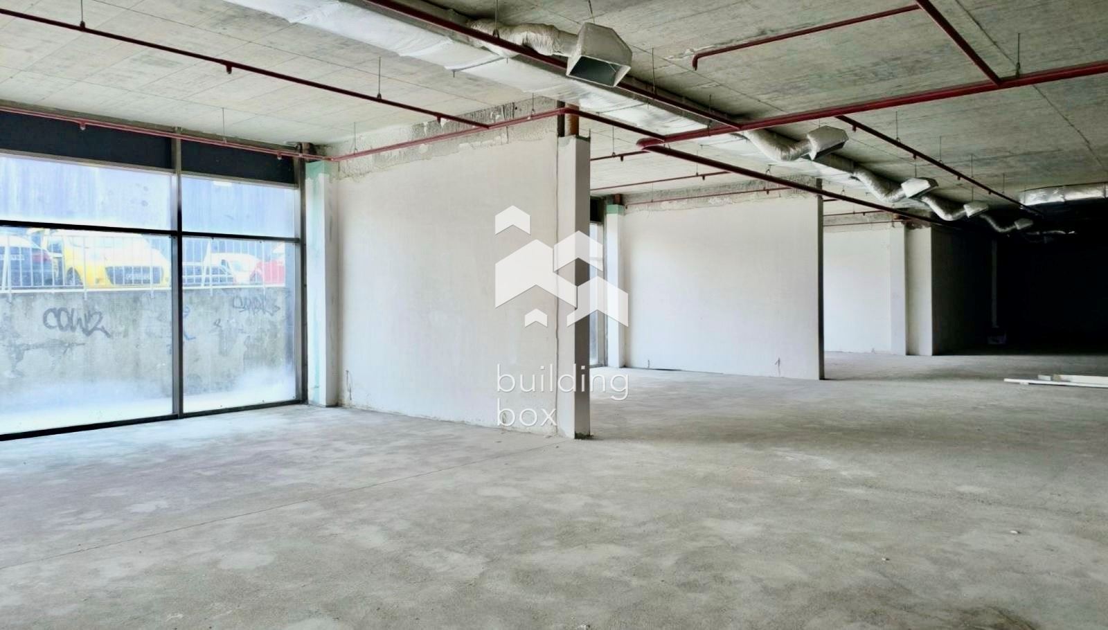 Търговски обект на оживена локация в ж.к. Люлин