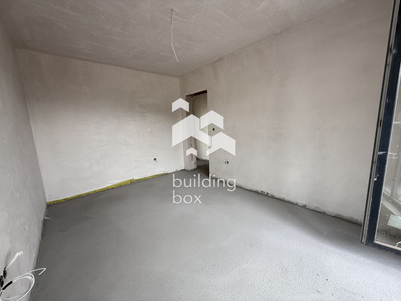 Тристаен апартамент - кв. Остромила - 0