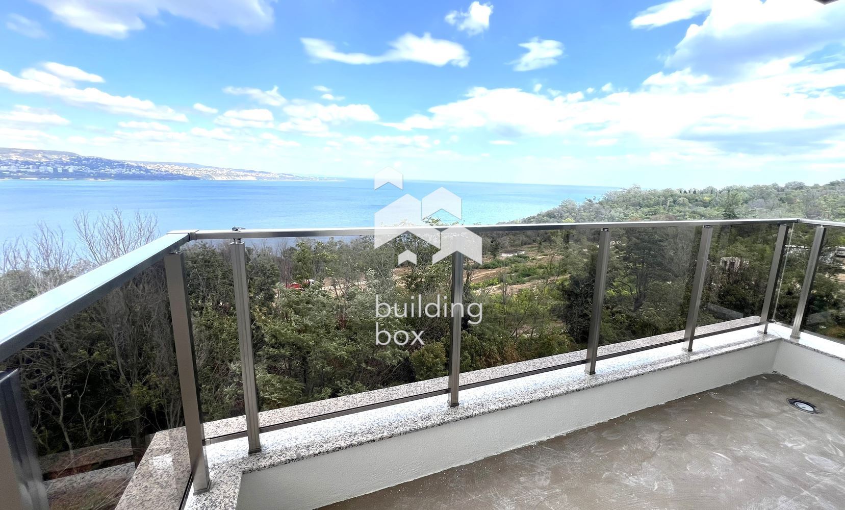 Тристаен апартамент с безкомпромисно качество - 0